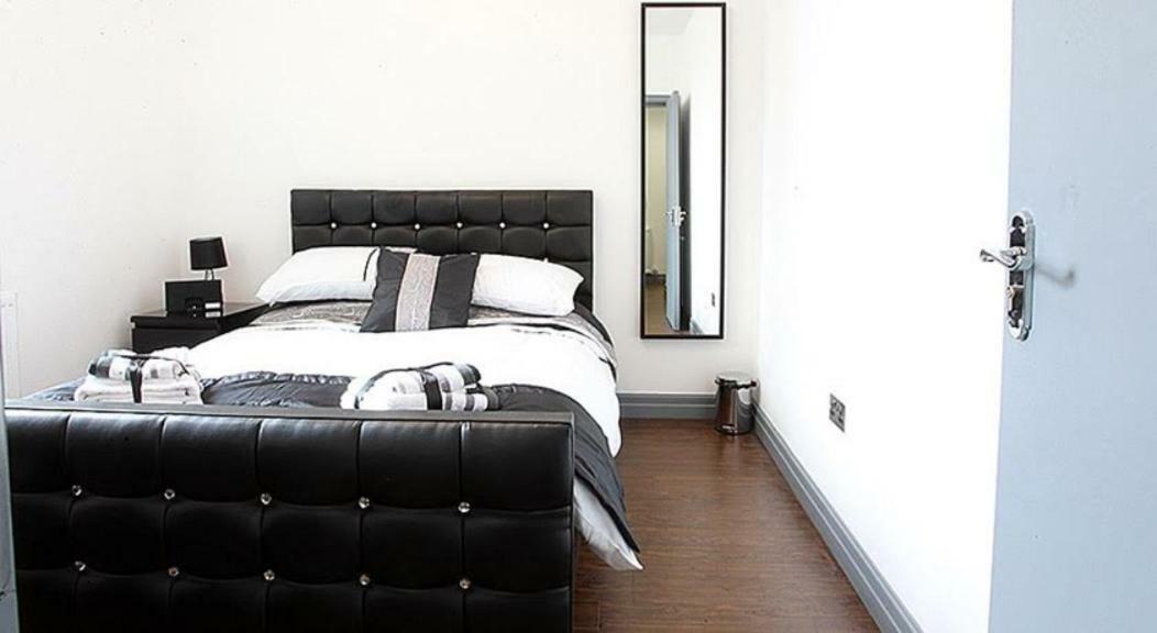 Lewis Apartment In The Heart Of The Northern Quarter Sleeps Up To 12 Manchester Exterior foto